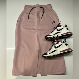 Nike Tech Fleece Skirt Mauve